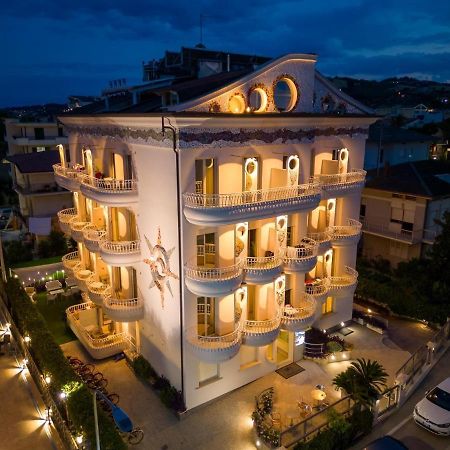 Residence Anchisemare Alba Adriatica Exteriör bild