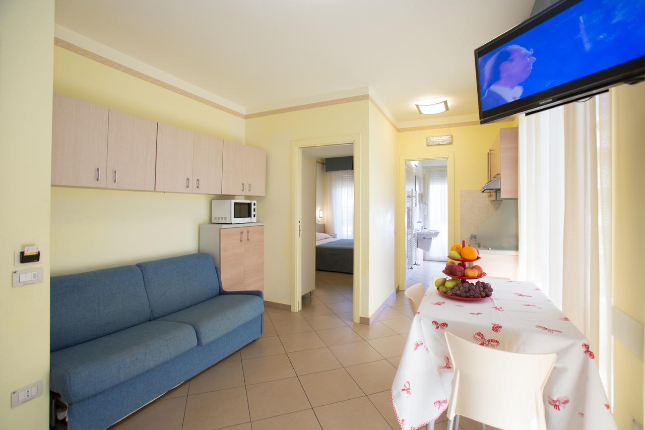 Residence Anchisemare Alba Adriatica Exteriör bild