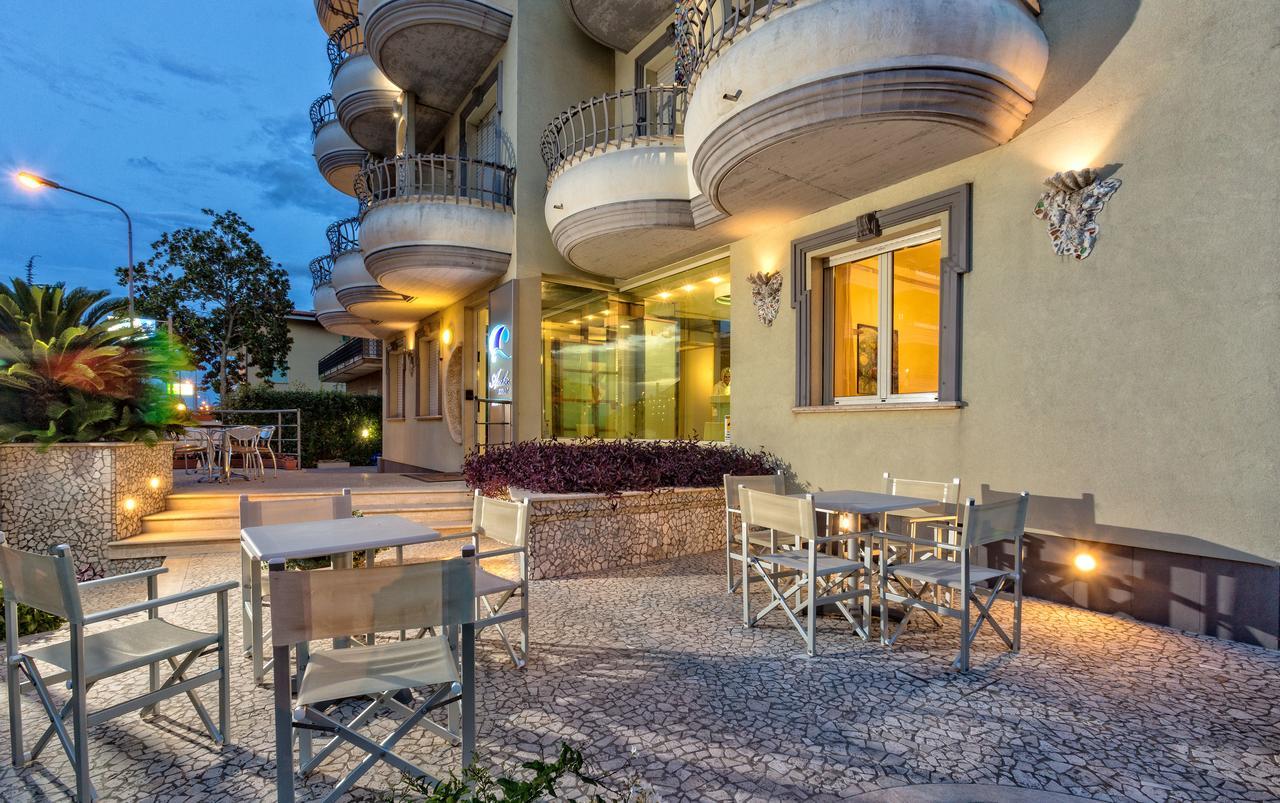 Residence Anchisemare Alba Adriatica Exteriör bild